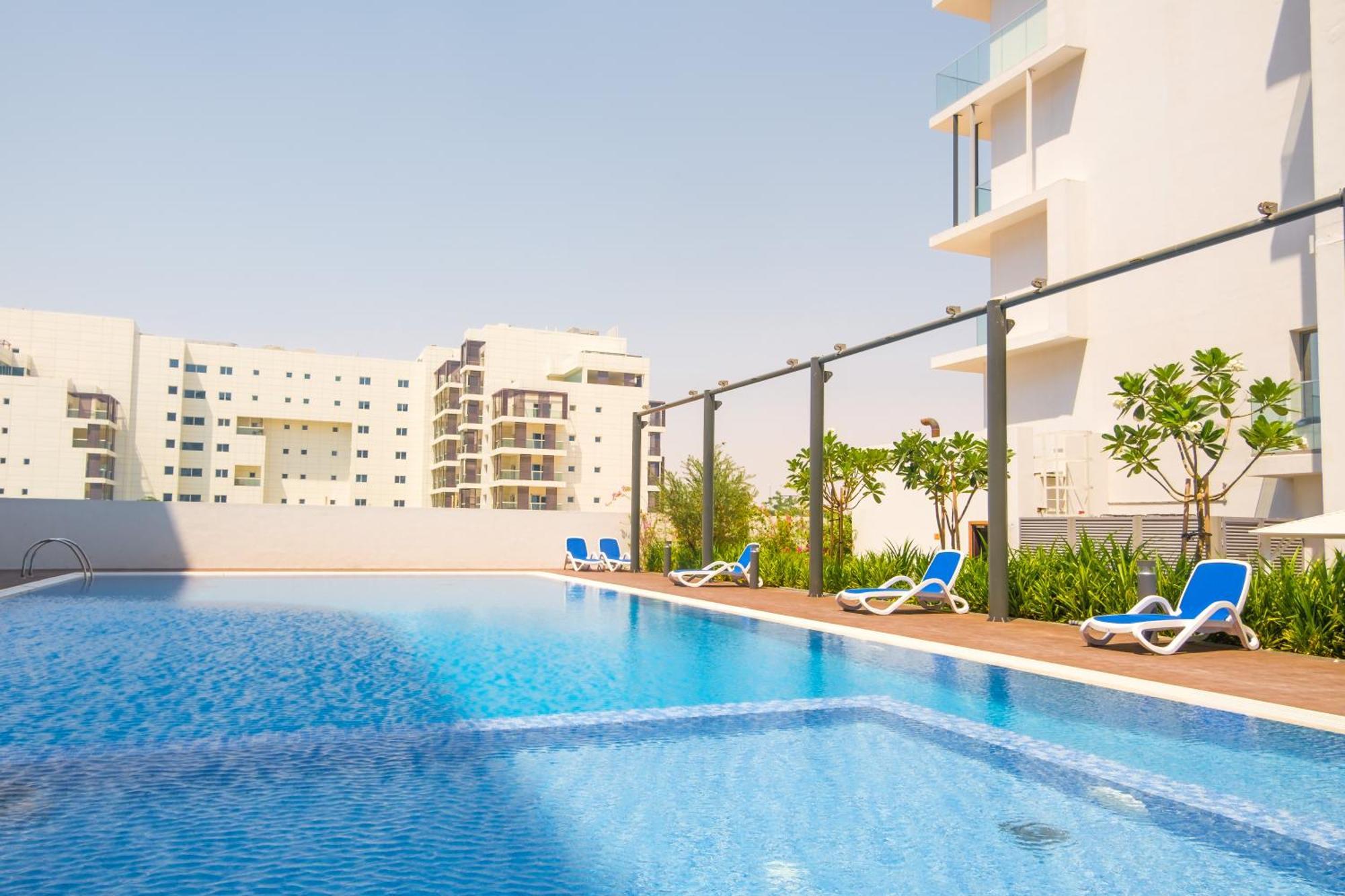 Apartament Poolside Charm Abu Zabi Zewnętrze zdjęcie