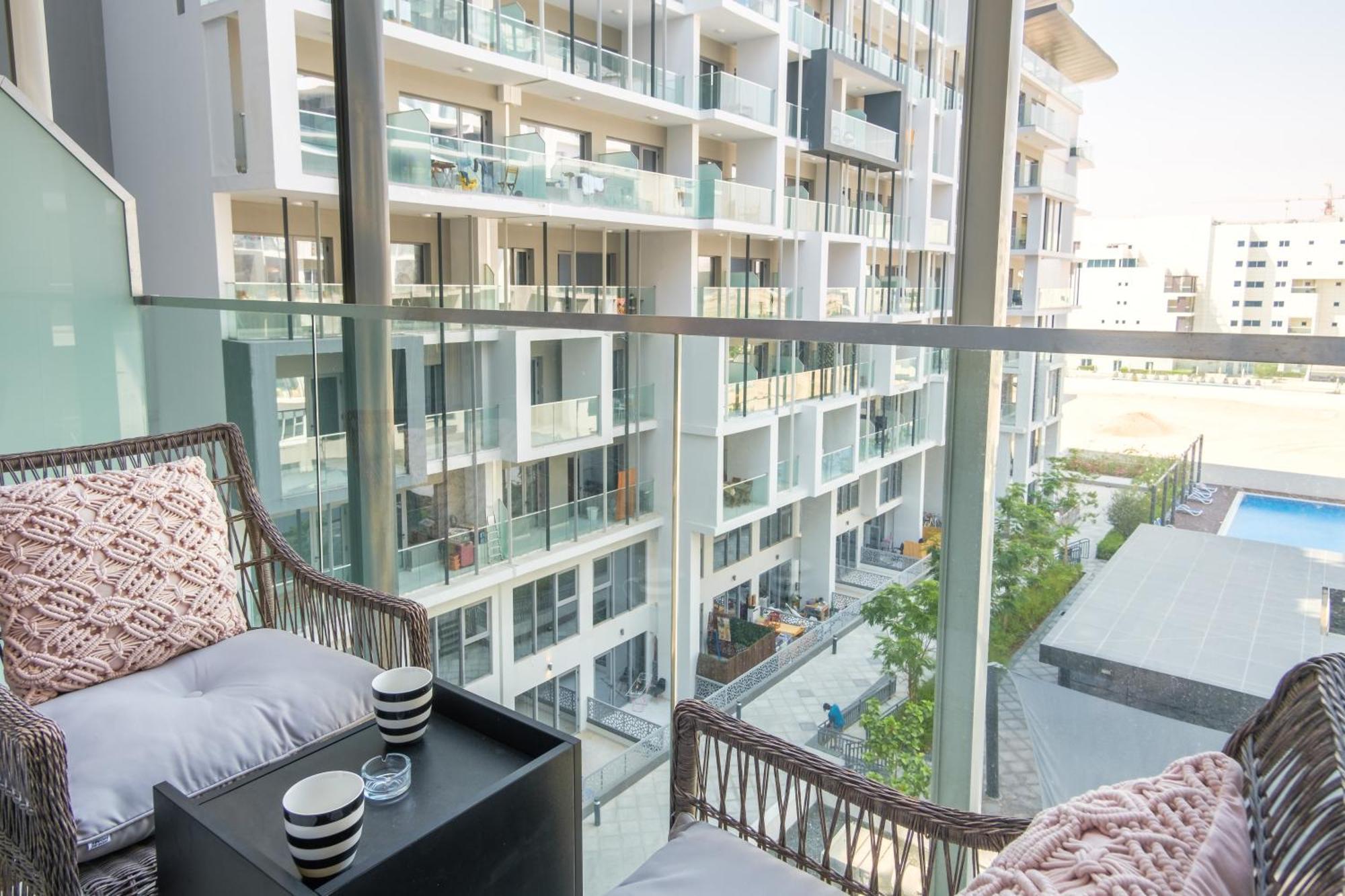 Apartament Poolside Charm Abu Zabi Zewnętrze zdjęcie