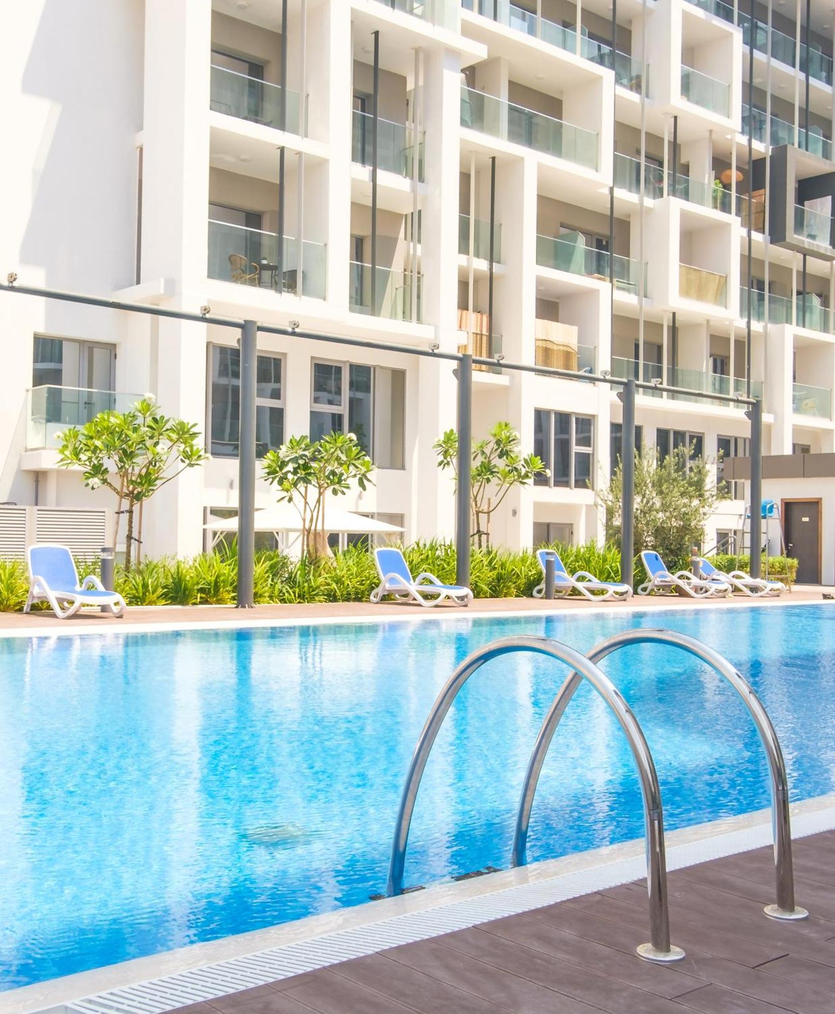 Apartament Poolside Charm Abu Zabi Zewnętrze zdjęcie